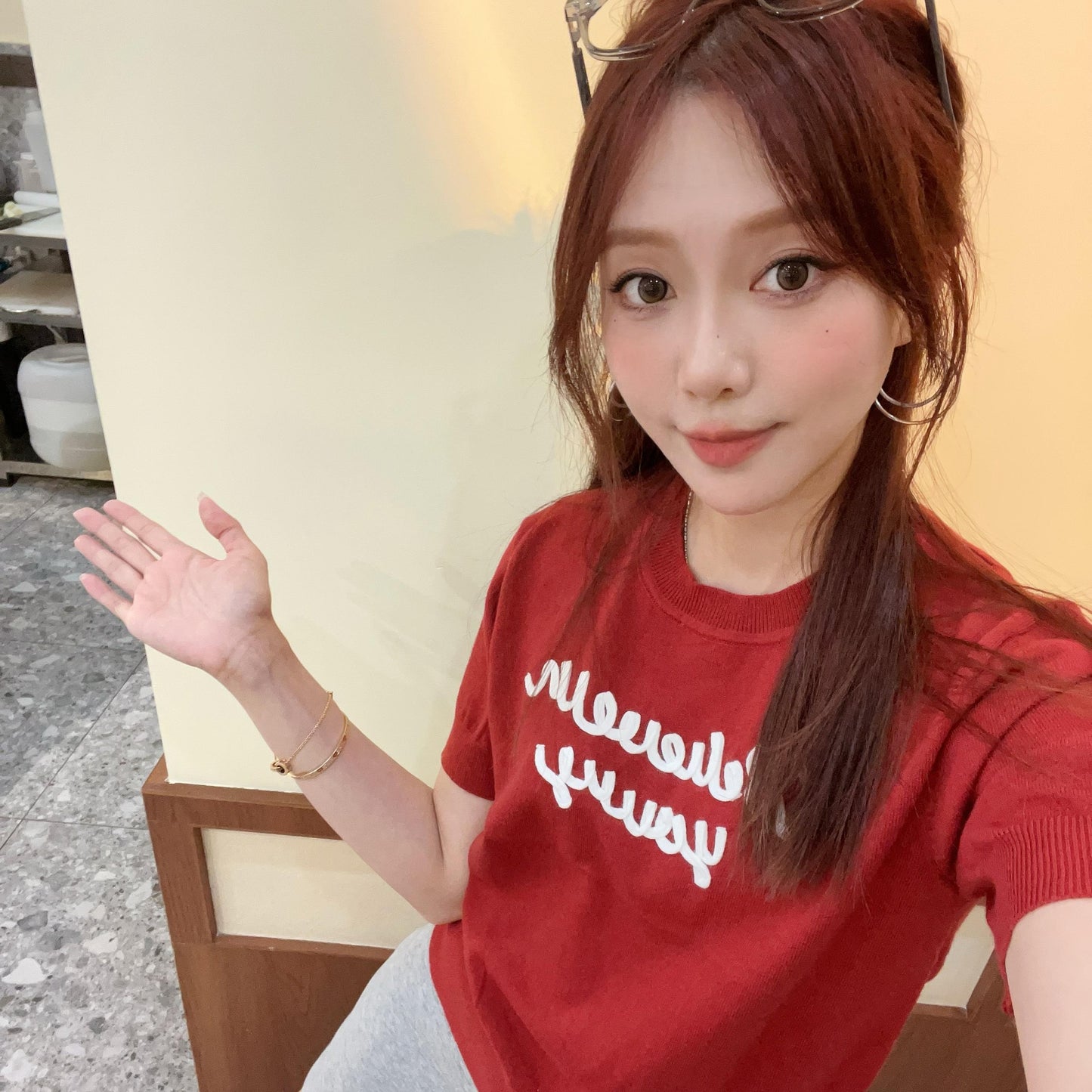 （Xả Kho） T-Shirt Dệt Kim Croptop Nữ Phong Cách Hàn Quốc, Tay Ngắn Thêu Chữ Đơn Giản, Cổ Tròn, Áo Mùa Hè Mát Mẻ, Thoáng Khí, Dễ Phối Đồ, Style Dopamine, Áo Croptop Hot Trend
